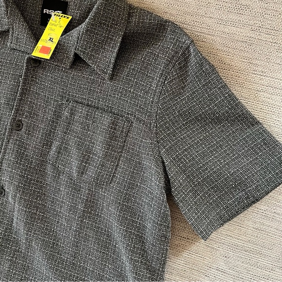 RSQ Button Down Shirt XL Olive / Gray Textured Short Sleeve Collared Top NWT - Picture 4 of 6